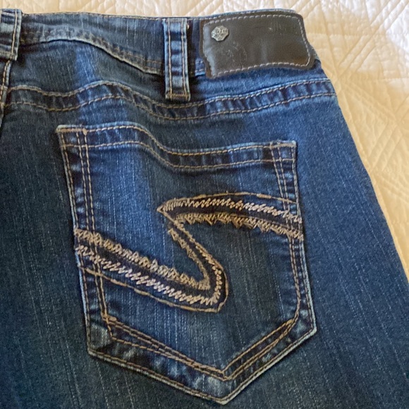 Silver, jean company suki medium flare, 30 waist, 34 in length, good shape - Picture 7 of 8